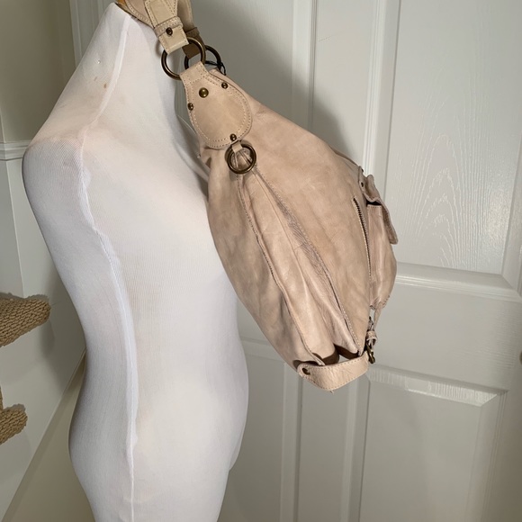 NWT, soft leather bag. Light beige/dark cream - Picture 3 of 7